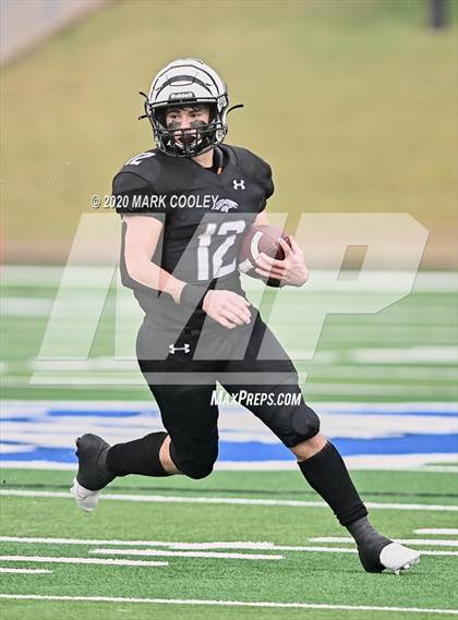 Thumbnail 2 in Malakoff vs. Grandview (UIL 3A D1 Region Semifinal) photogallery.