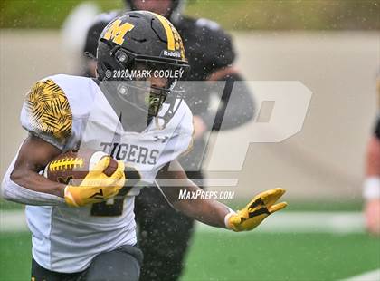 Thumbnail 2 in Malakoff vs. Grandview (UIL 3A D1 Region Semifinal) photogallery.