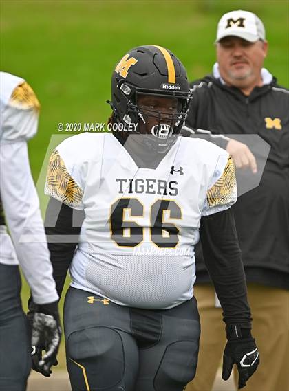 Thumbnail 3 in Malakoff vs. Grandview (UIL 3A D1 Region Semifinal) photogallery.