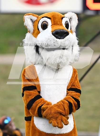 Thumbnail 2 in Malakoff vs. Grandview (UIL 3A D1 Region Semifinal) photogallery.