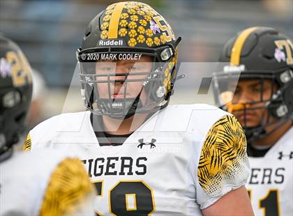 Thumbnail 3 in Malakoff vs. Grandview (UIL 3A D1 Region Semifinal) photogallery.