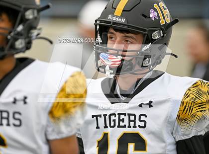 Thumbnail 1 in Malakoff vs. Grandview (UIL 3A D1 Region Semifinal) photogallery.