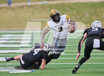 Thumbnail 1 in Malakoff vs. Grandview (UIL 3A D1 Region Semifinal) photogallery.