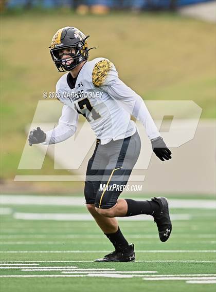 Thumbnail 3 in Malakoff vs. Grandview (UIL 3A D1 Region Semifinal) photogallery.