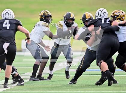 Thumbnail 2 in Malakoff vs. Grandview (UIL 3A D1 Region Semifinal) photogallery.