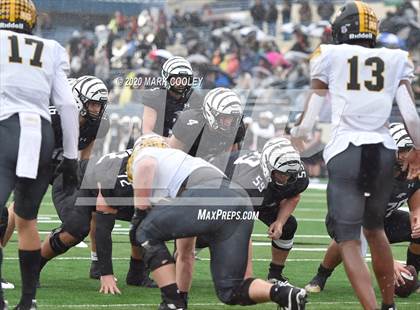 Thumbnail 2 in Malakoff vs. Grandview (UIL 3A D1 Region Semifinal) photogallery.