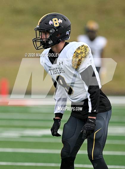 Thumbnail 2 in Malakoff vs. Grandview (UIL 3A D1 Region Semifinal) photogallery.