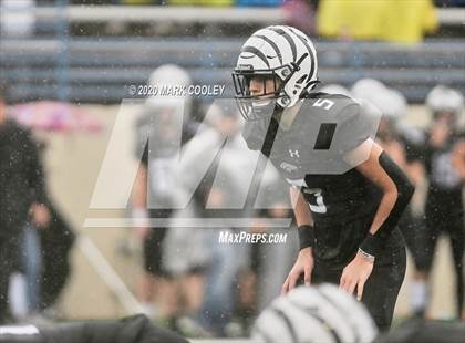 Thumbnail 3 in Malakoff vs. Grandview (UIL 3A D1 Region Semifinal) photogallery.