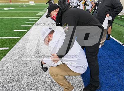 Thumbnail 2 in Malakoff vs. Grandview (UIL 3A D1 Region Semifinal) photogallery.