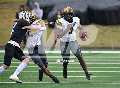 Thumbnail 1 in Malakoff vs. Grandview (UIL 3A D1 Region Semifinal) photogallery.