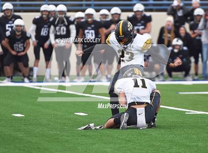 Thumbnail 1 in Malakoff vs. Grandview (UIL 3A D1 Region Semifinal) photogallery.