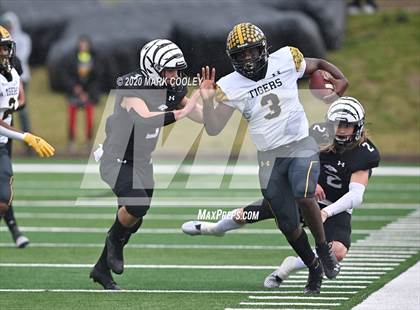 Thumbnail 2 in Malakoff vs. Grandview (UIL 3A D1 Region Semifinal) photogallery.