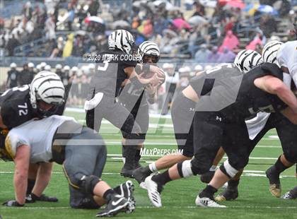 Thumbnail 3 in Malakoff vs. Grandview (UIL 3A D1 Region Semifinal) photogallery.