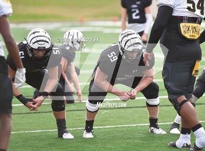 Thumbnail 2 in Malakoff vs. Grandview (UIL 3A D1 Region Semifinal) photogallery.