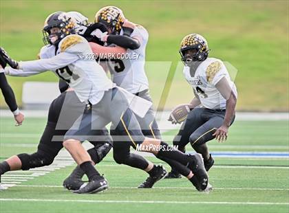 Thumbnail 1 in Malakoff vs. Grandview (UIL 3A D1 Region Semifinal) photogallery.
