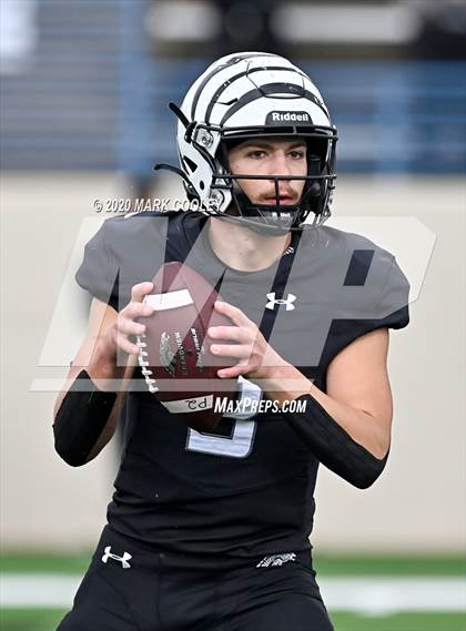 Thumbnail 3 in Malakoff vs. Grandview (UIL 3A D1 Region Semifinal) photogallery.
