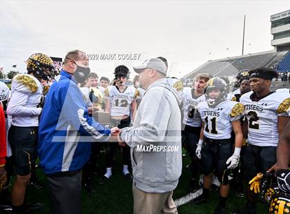 Thumbnail 2 in Malakoff vs. Grandview (UIL 3A D1 Region Semifinal) photogallery.