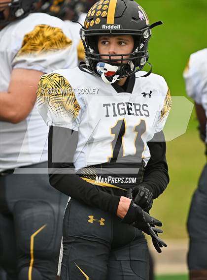 Thumbnail 1 in Malakoff vs. Grandview (UIL 3A D1 Region Semifinal) photogallery.