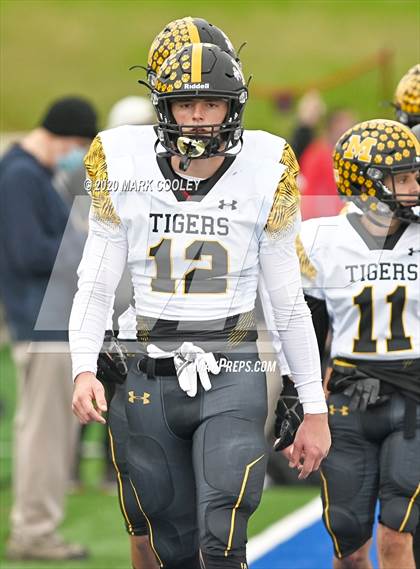 Thumbnail 1 in Malakoff vs. Grandview (UIL 3A D1 Region Semifinal) photogallery.