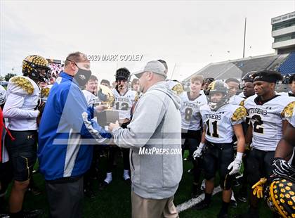 Thumbnail 3 in Malakoff vs. Grandview (UIL 3A D1 Region Semifinal) photogallery.