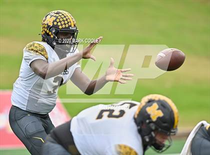 Thumbnail 2 in Malakoff vs. Grandview (UIL 3A D1 Region Semifinal) photogallery.