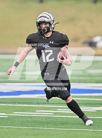 Thumbnail 3 in Malakoff vs. Grandview (UIL 3A D1 Region Semifinal) photogallery.