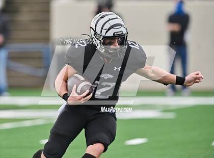 Thumbnail 1 in Malakoff vs. Grandview (UIL 3A D1 Region Semifinal) photogallery.