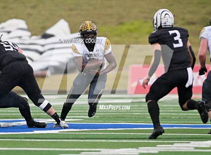 Thumbnail 3 in Malakoff vs. Grandview (UIL 3A D1 Region Semifinal) photogallery.