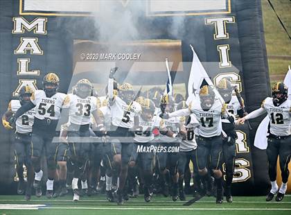 Thumbnail 3 in Malakoff vs. Grandview (UIL 3A D1 Region Semifinal) photogallery.