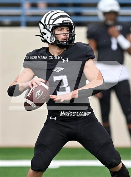 Thumbnail 3 in Malakoff vs. Grandview (UIL 3A D1 Region Semifinal) photogallery.