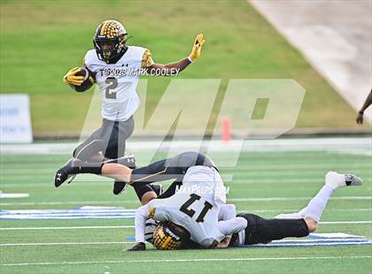 Thumbnail 2 in Malakoff vs. Grandview (UIL 3A D1 Region Semifinal) photogallery.