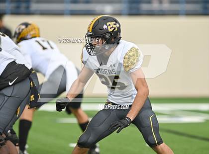 Thumbnail 1 in Malakoff vs. Grandview (UIL 3A D1 Region Semifinal) photogallery.