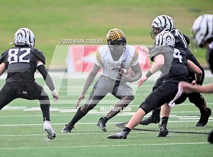 Thumbnail 1 in Malakoff vs. Grandview (UIL 3A D1 Region Semifinal) photogallery.