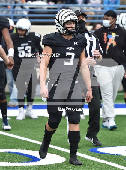 Thumbnail 1 in Malakoff vs. Grandview (UIL 3A D1 Region Semifinal) photogallery.