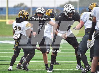 Thumbnail 1 in Malakoff vs. Grandview (UIL 3A D1 Region Semifinal) photogallery.