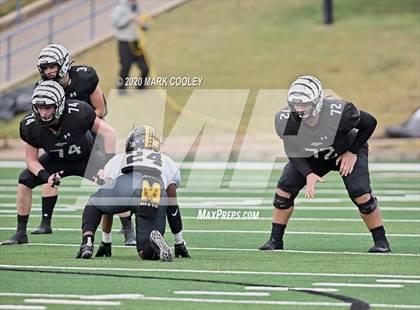 Thumbnail 2 in Malakoff vs. Grandview (UIL 3A D1 Region Semifinal) photogallery.