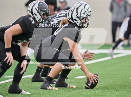 Thumbnail 3 in Malakoff vs. Grandview (UIL 3A D1 Region Semifinal) photogallery.