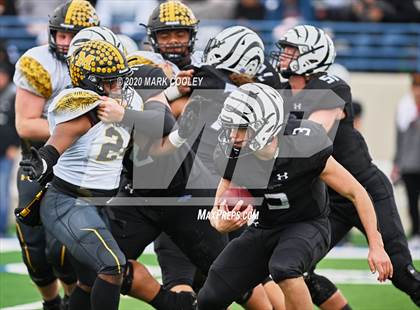 Thumbnail 1 in Malakoff vs. Grandview (UIL 3A D1 Region Semifinal) photogallery.