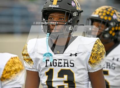 Thumbnail 2 in Malakoff vs. Grandview (UIL 3A D1 Region Semifinal) photogallery.