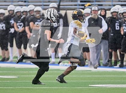 Thumbnail 1 in Malakoff vs. Grandview (UIL 3A D1 Region Semifinal) photogallery.