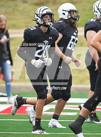 Thumbnail 3 in Malakoff vs. Grandview (UIL 3A D1 Region Semifinal) photogallery.