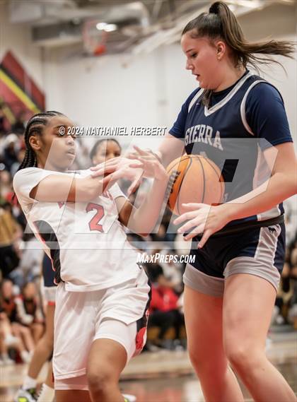 Thumbnail 3 in Sierra Canyon @ Etiwanda (CIF Open Division Final) photogallery.