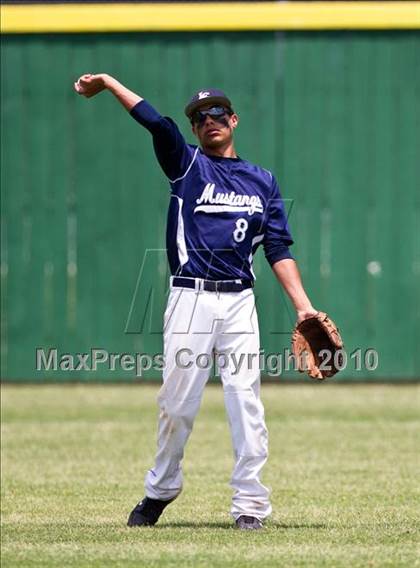 Thumbnail 1 in Texas City vs Lamar Consolidated (Texas 4A Region III Playoffs - Game 2)  photogallery.