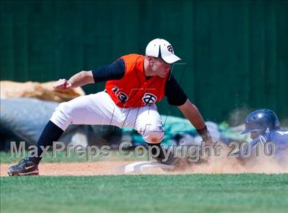 Thumbnail 3 in Texas City vs Lamar Consolidated (Texas 4A Region III Playoffs - Game 2)  photogallery.