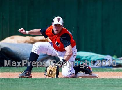 Thumbnail 3 in Texas City vs Lamar Consolidated (Texas 4A Region III Playoffs - Game 2)  photogallery.