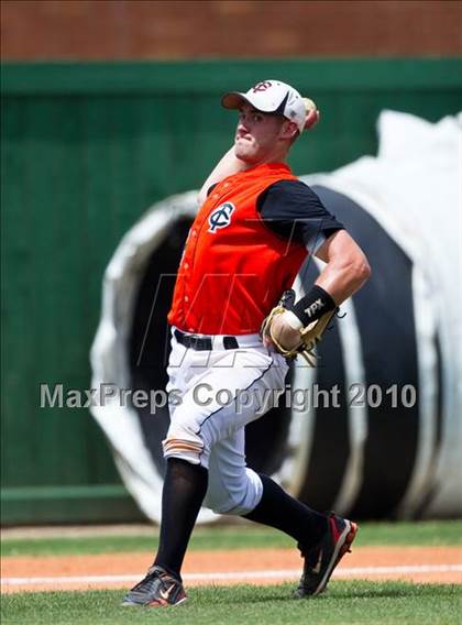 Thumbnail 2 in Texas City vs Lamar Consolidated (Texas 4A Region III Playoffs - Game 2)  photogallery.