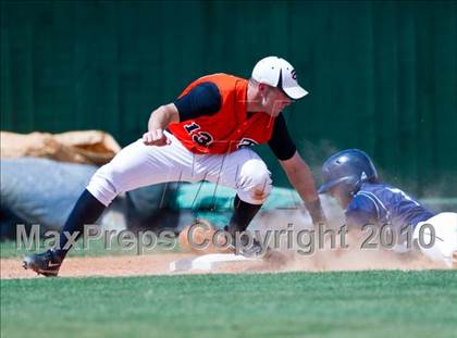 Thumbnail 1 in Texas City vs Lamar Consolidated (Texas 4A Region III Playoffs - Game 2)  photogallery.