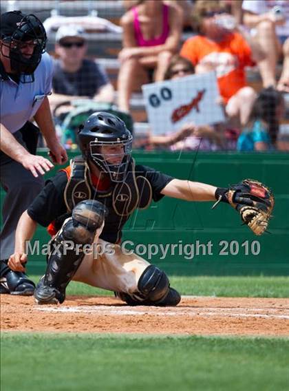 Thumbnail 1 in Texas City vs Lamar Consolidated (Texas 4A Region III Playoffs - Game 2)  photogallery.