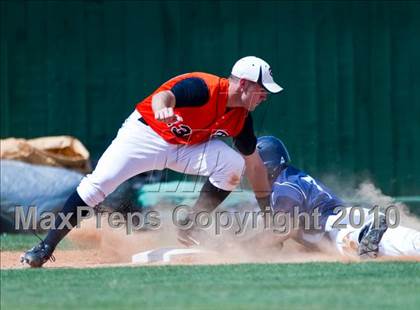 Thumbnail 2 in Texas City vs Lamar Consolidated (Texas 4A Region III Playoffs - Game 2)  photogallery.
