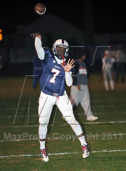 Thumbnail 3 in Bob Jones vs. Vestavia Hills (AHSAA 6A Quarterfinal)  photogallery.